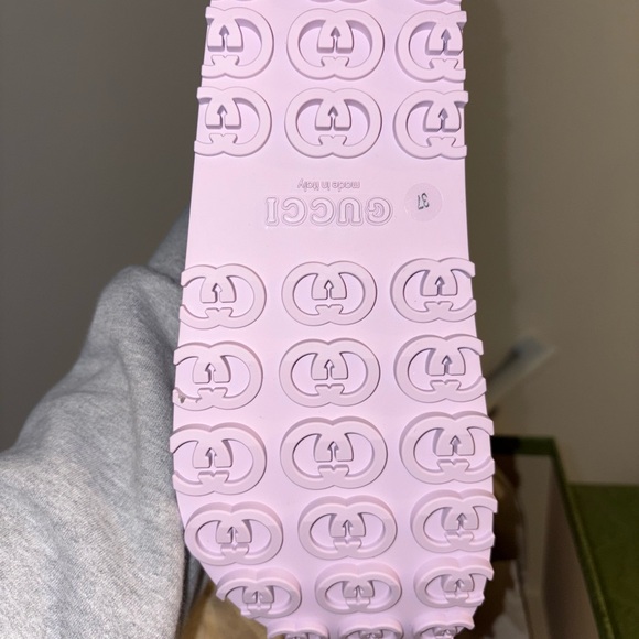 Gucci Women's Light Pink Sandals - Picture 4 of 5